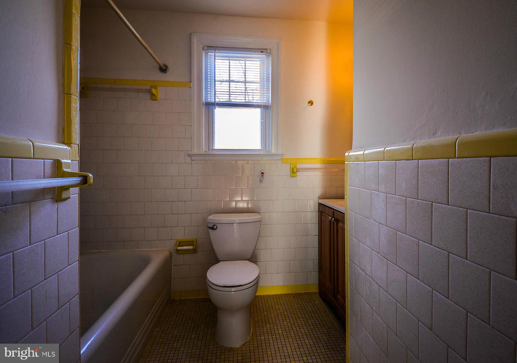 12813 Flack Street Silver Spring, MD 20906 - Photo 10 of 18 Bath