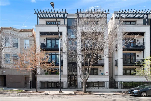 $840,000 | 3816 North Ashland Avenue, Unit 1S, Chicago, IL 60613