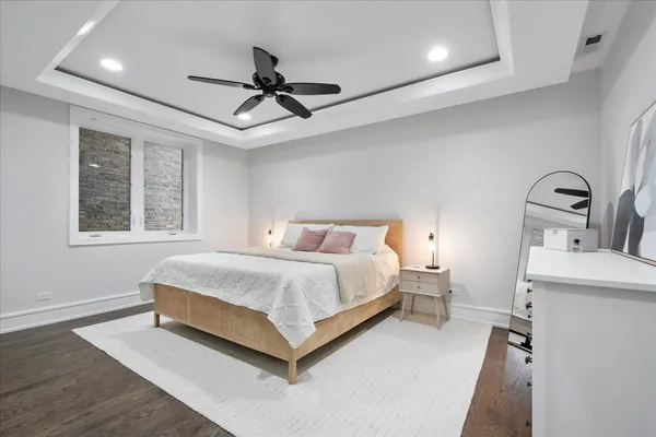 $840,000 | 3816 North Ashland Avenue, Unit 1S, Chicago, IL 60613