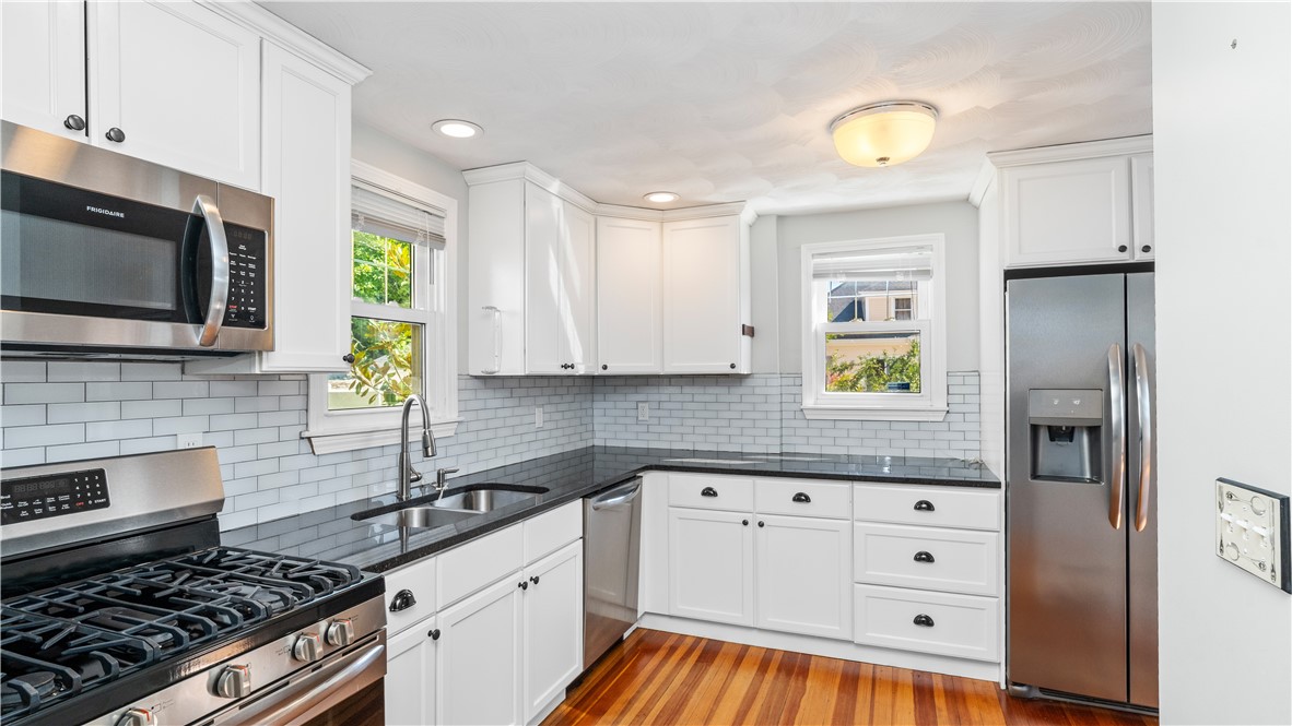 814 West Shore Road Warwick, RI 02889 - Photo 15 of 48