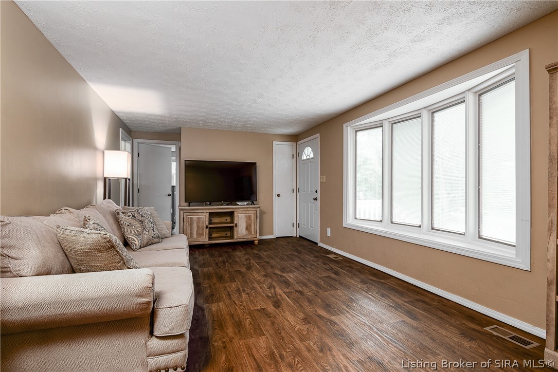 1611 Seatick Road Charlestown, IN 47111 - Photo 9 of 26
