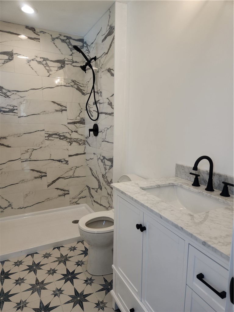 1284 Boston Neck Road Saunderstown, RI 02874 - Photo 11 of 24