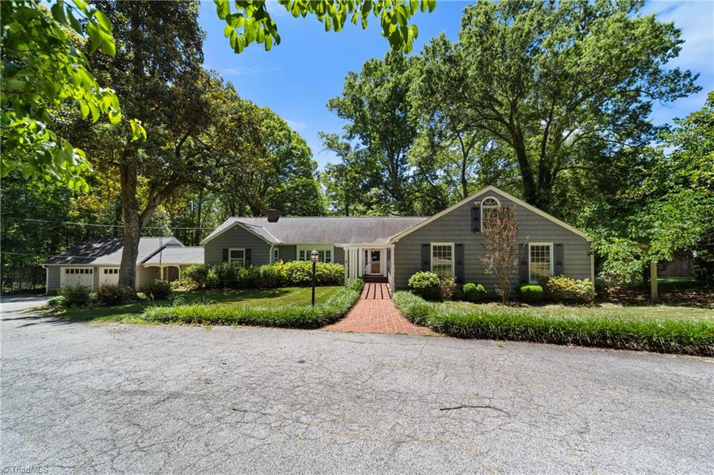 521 Buckingham Road Winston-Salem, NC 27104 - Photo 2 of 50