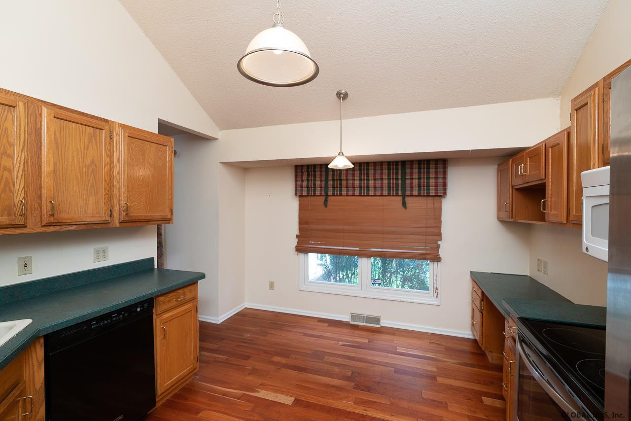 3 Ridgefield Drive Guilderland, NY 12186 - Photo 12 of 41 Photo 12