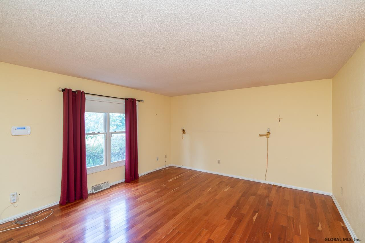 3 Ridgefield Drive Guilderland, NY 12186 - Photo 14 of 41 Photo 14