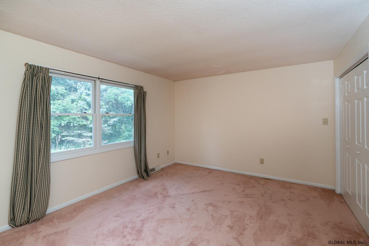 3 Ridgefield Drive Guilderland, NY 12186 - Photo 23 of 41 Photo 23