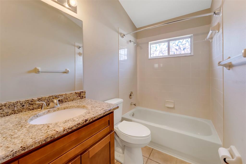 1442 Lake Shore Ranch Drive Seffner, FL 33584 - Photo 15 of 38