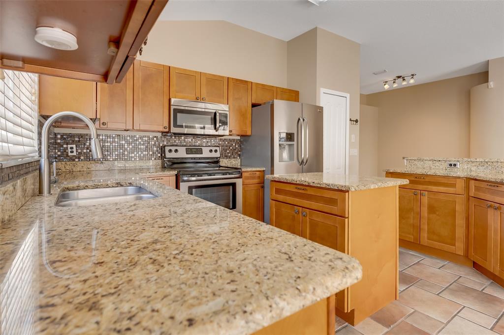 1442 Lake Shore Ranch Drive Seffner, FL 33584 - Photo 25 of 38