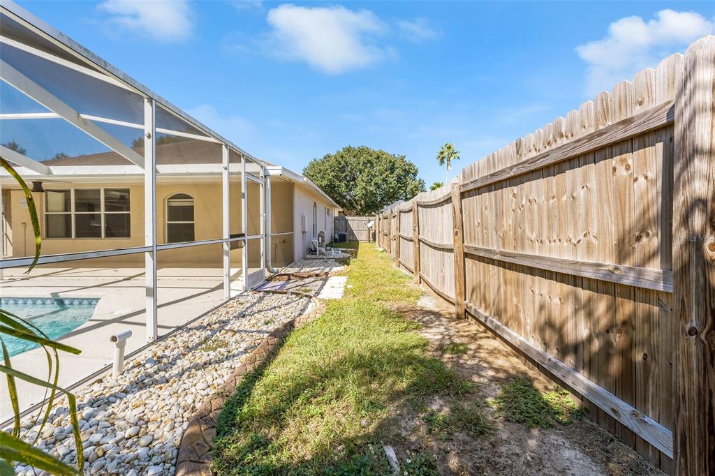 1442 Lake Shore Ranch Drive Seffner, FL 33584 - Photo 34 of 38