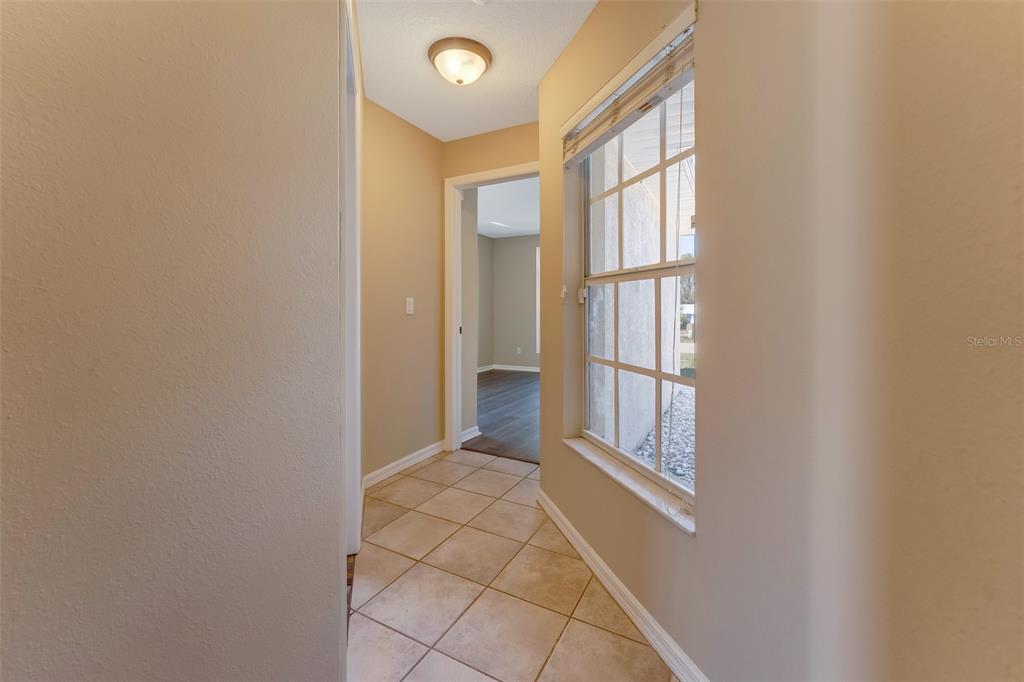 1442 Lake Shore Ranch Drive Seffner, FL 33584 - Photo 7 of 38