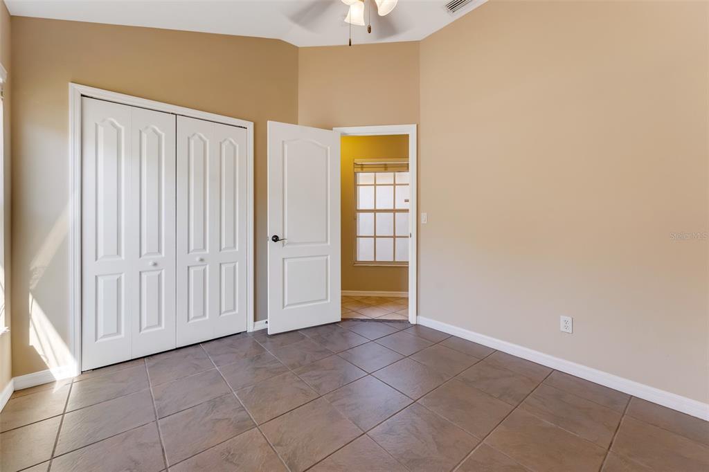 1442 Lake Shore Ranch Drive Seffner, FL 33584 - Photo 9 of 38