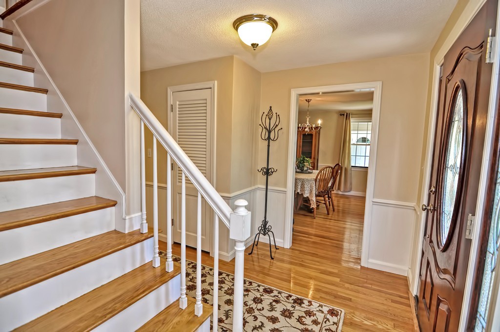 498 Old Farm Road Franklin, MA 02038 - Photo 14 of 28 Gallery Image 14