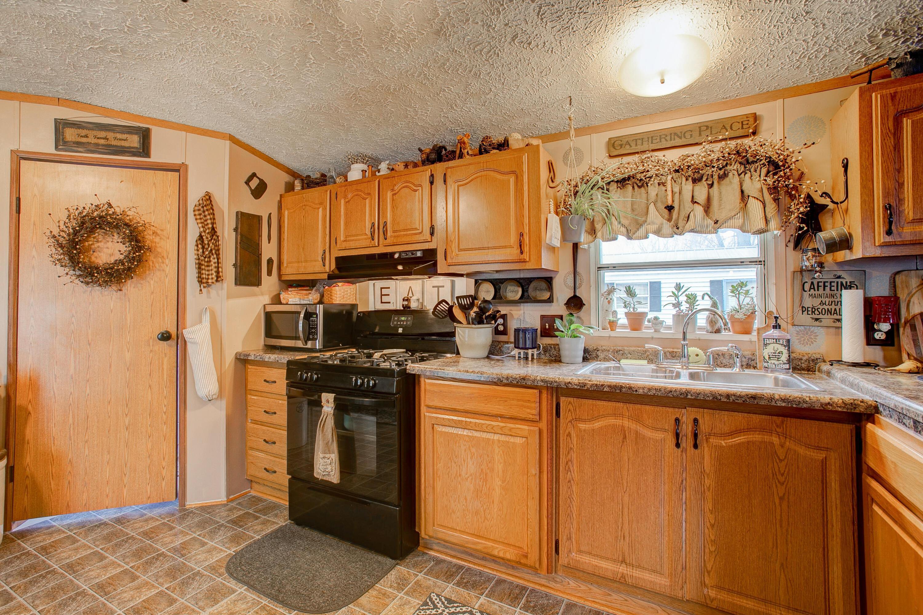 4711 Walnut Road, Unit L26 Buckeye Lake, OH 43008 - Photo 13 of 22 Kitchen