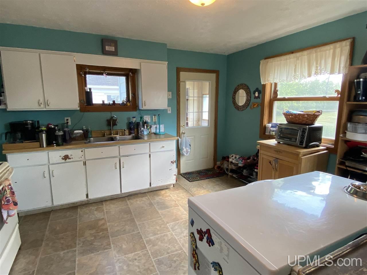 325 West Ridge Street Ishpeming, MI 49849 - Photo 6 of 57