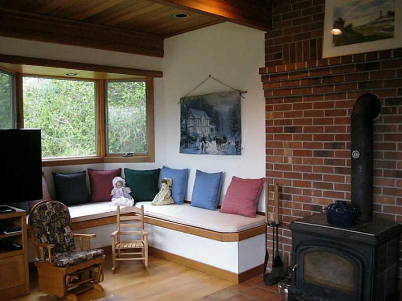 129 Old County Road Sedgwick, ME 04676 - Photo 7 of 35 Living Room.