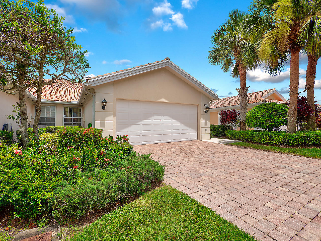 1063 Southwest Balmoral Trace Stuart, FL 34997 - Photo 4 of 29 Front 2