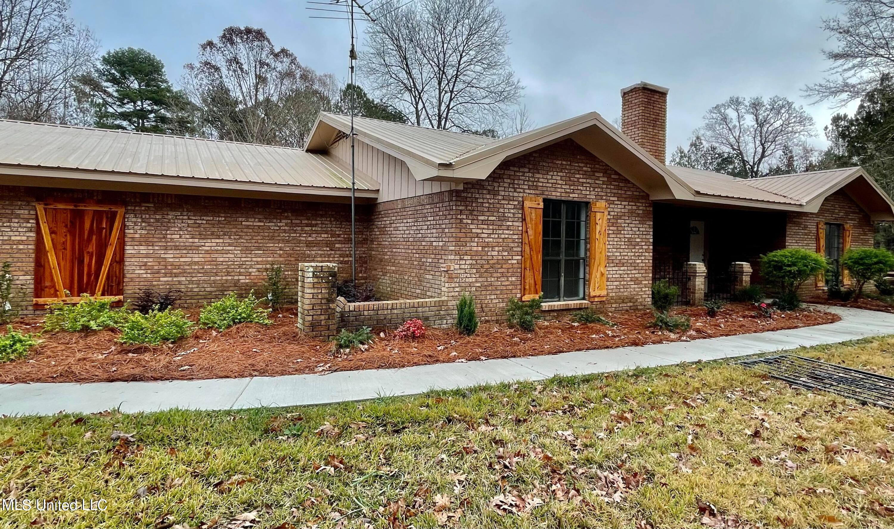 324 Bridgeport Road Pinola, MS 39149 - Photo 1 of 45 Front