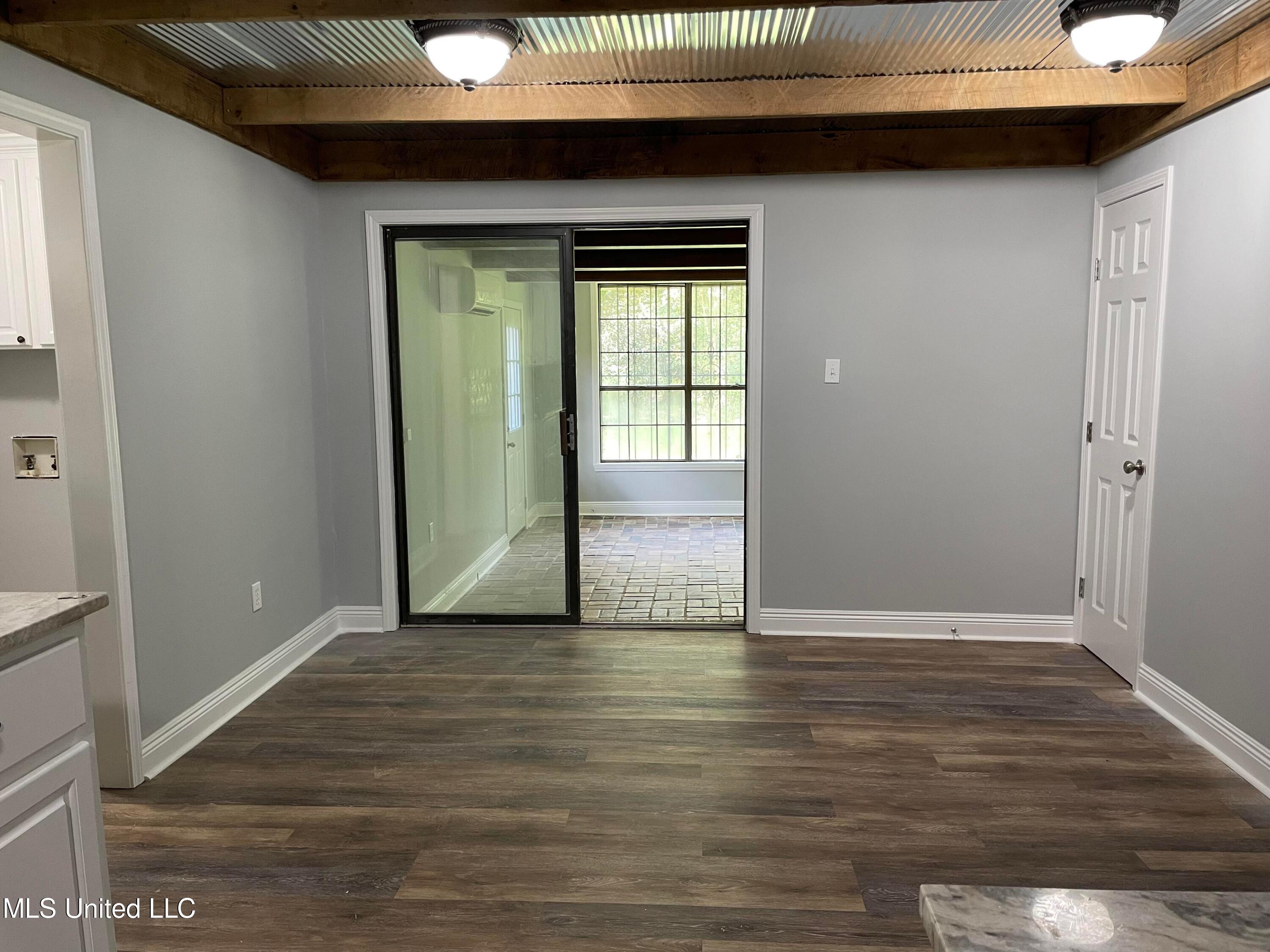 324 Bridgeport Road Pinola, MS 39149 - Photo 31 of 45 2nd Dining Area