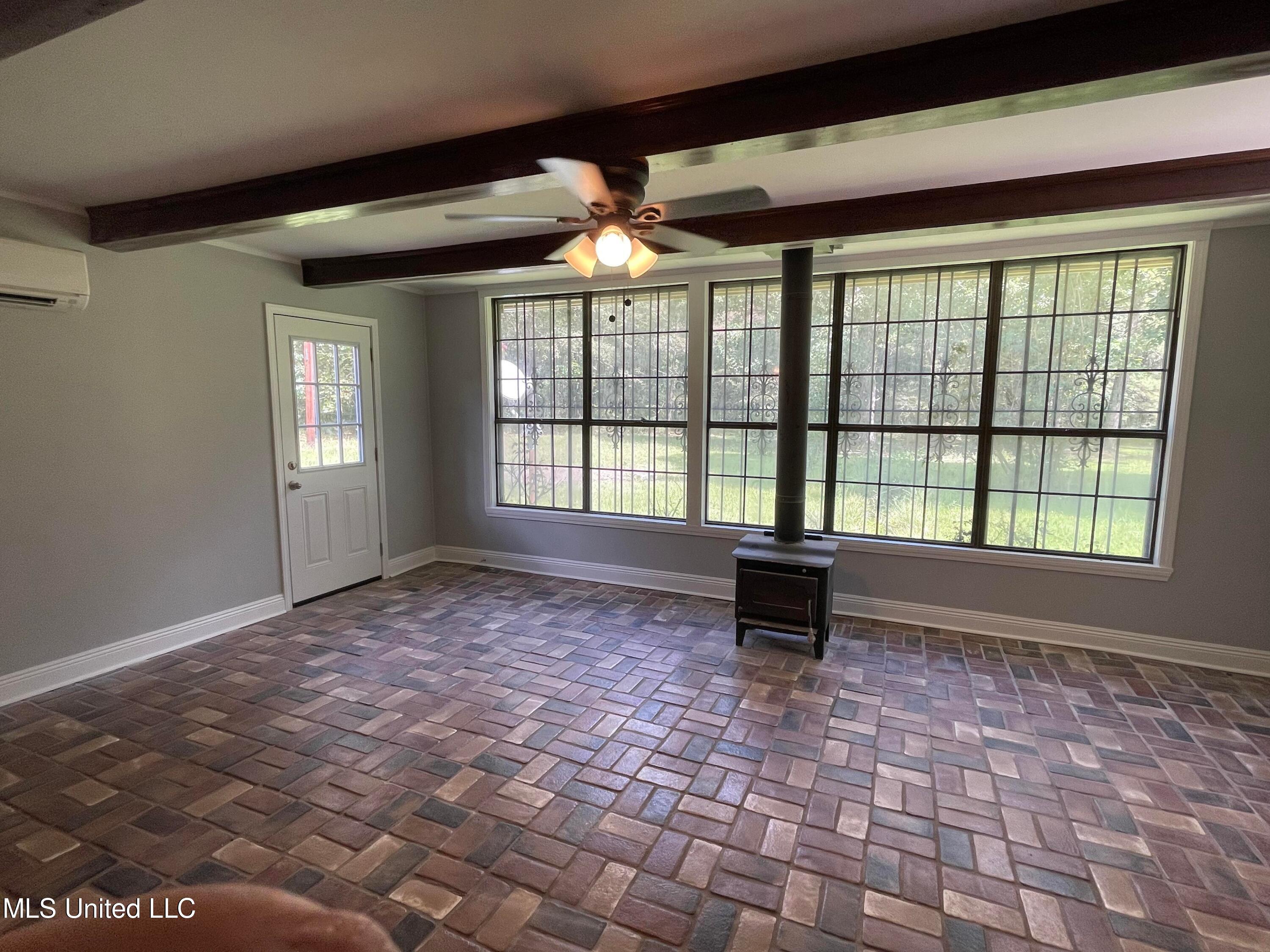 324 Bridgeport Road Pinola, MS 39149 - Photo 32 of 45 Sun Room