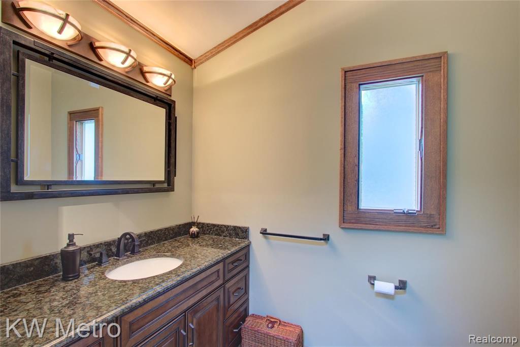 37 Devonshire Road Pleasant Ridge, MI 48069 - Photo 19 of 34