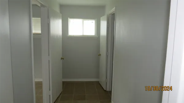 $1,300 | 2207 North Cleveland Street, Dayton, TX 77535