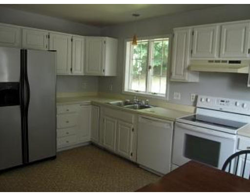 44 Winneconnett Road Worcester, MA 01605 - Photo 3 of 8 Gallery Image 3