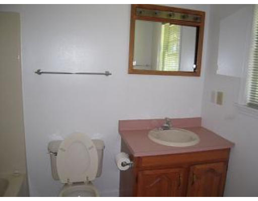 44 Winneconnett Road Worcester, MA 01605 - Photo 6 of 8 Gallery Image 6