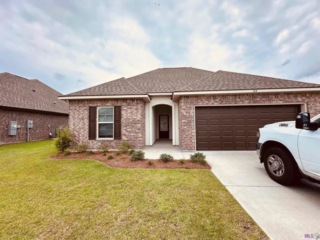 $1,950 | 143 Villa Drive, Thibodaux, LA 70301