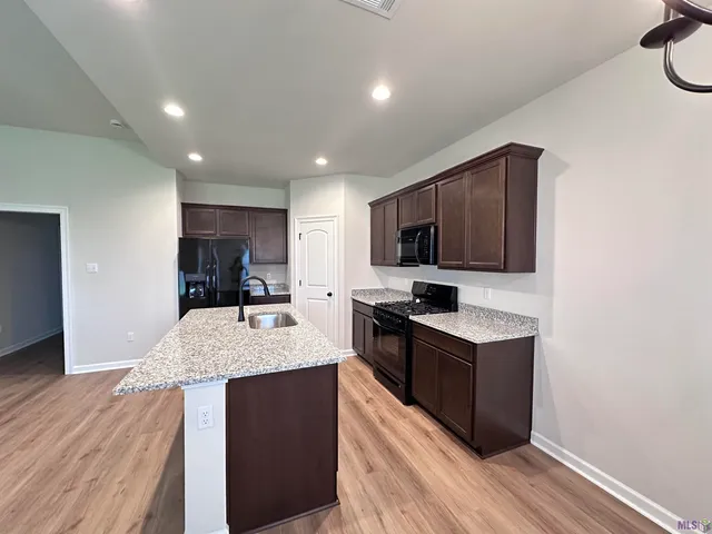 $1,950 | 143 Villa Drive, Thibodaux, LA 70301