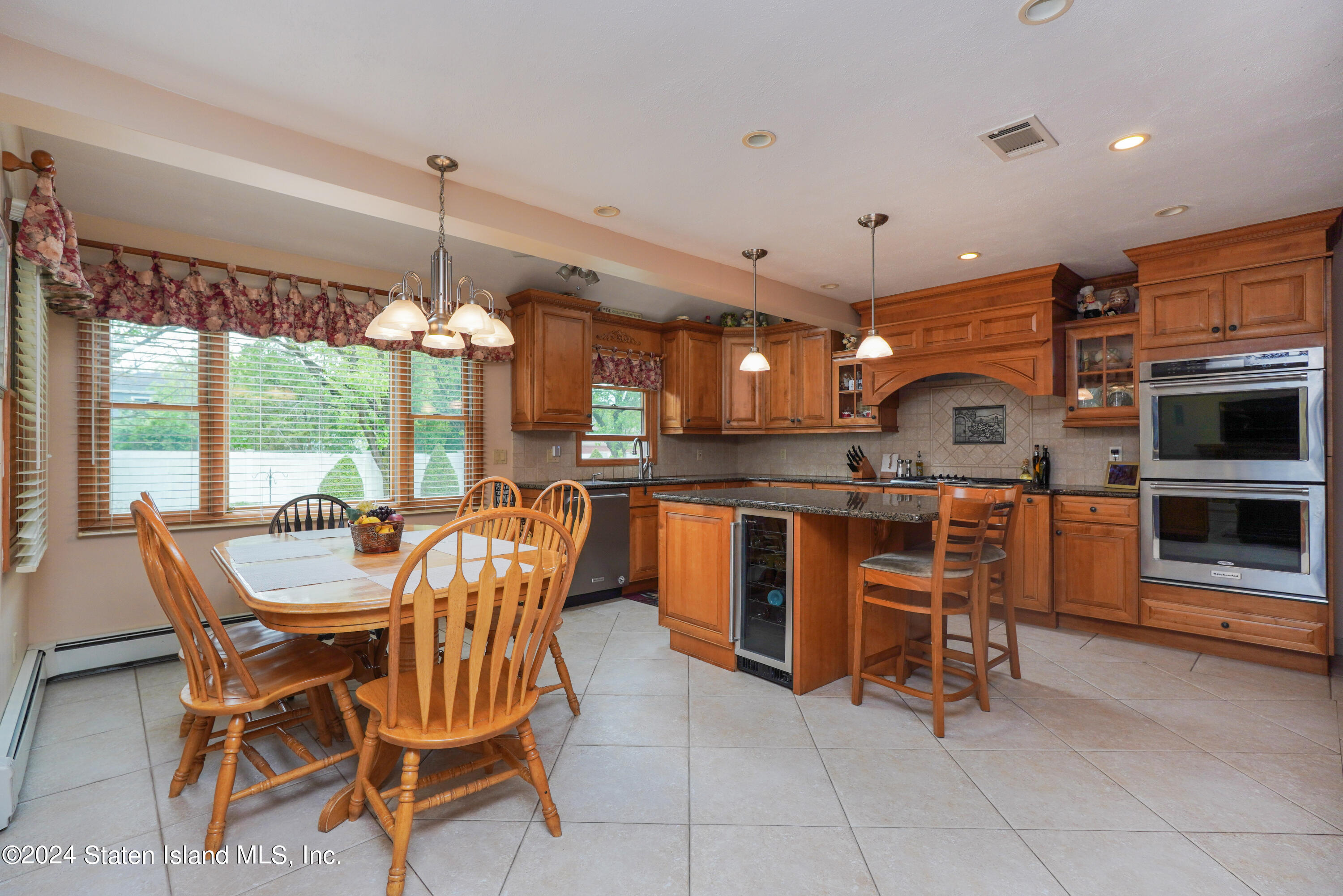 1400 Woodrow Road Staten Island, NY 10309 - Photo 12 of 40 (12) KITCHEN