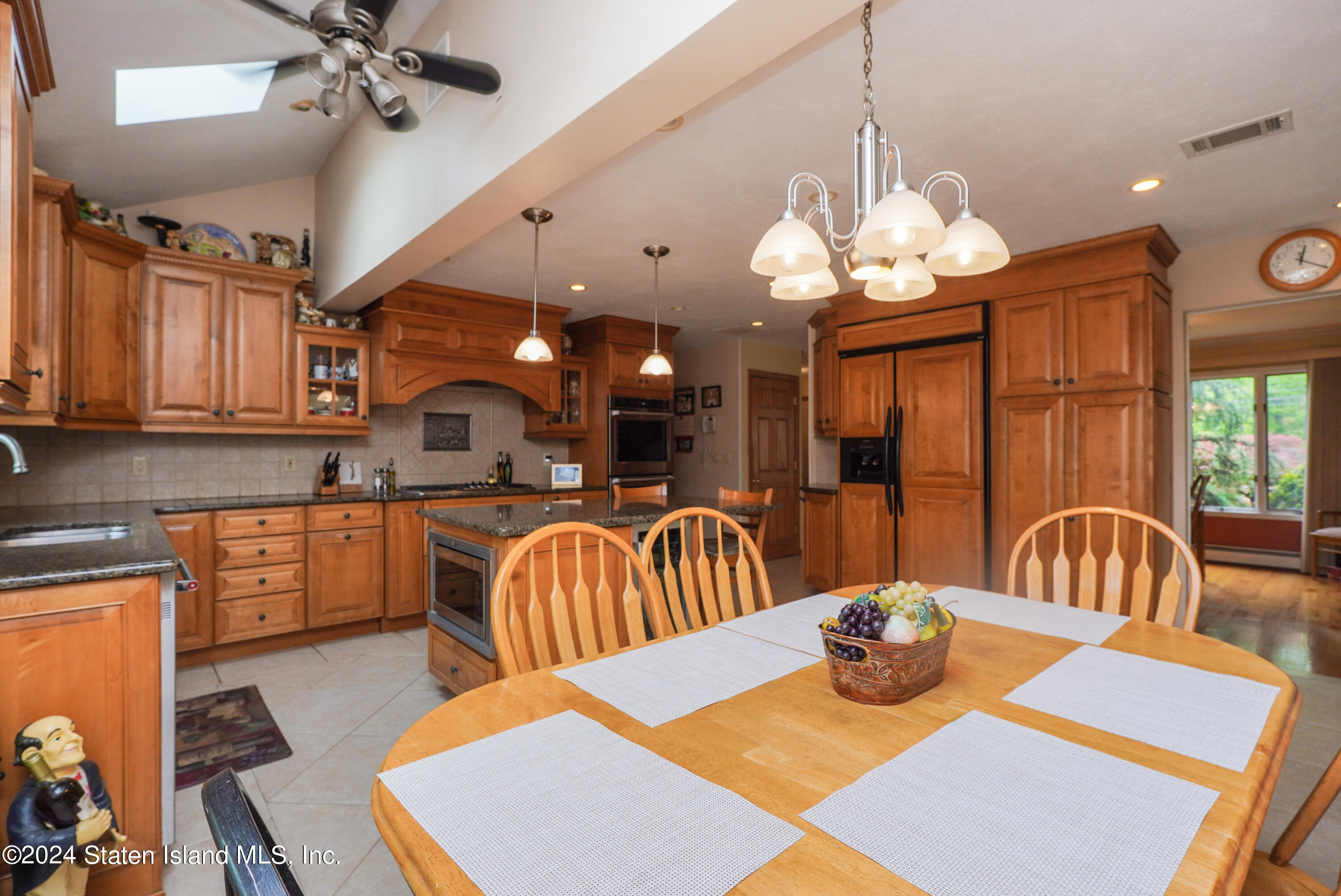 1400 Woodrow Road Staten Island, NY 10309 - Photo 13 of 40 (13) KITCHEN