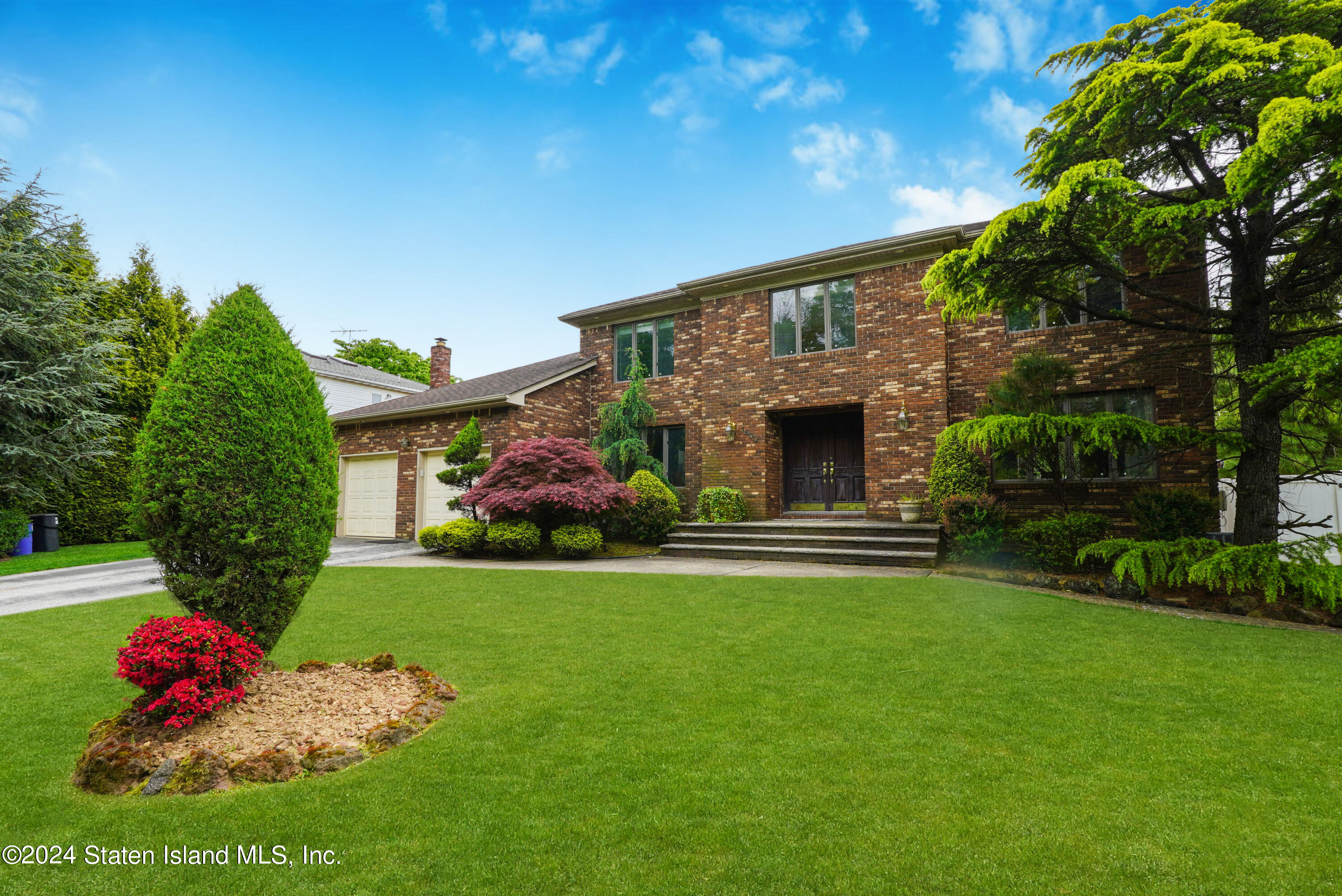 1400 Woodrow Road Staten Island, NY 10309 - Photo 2 of 40 (2) FRONT