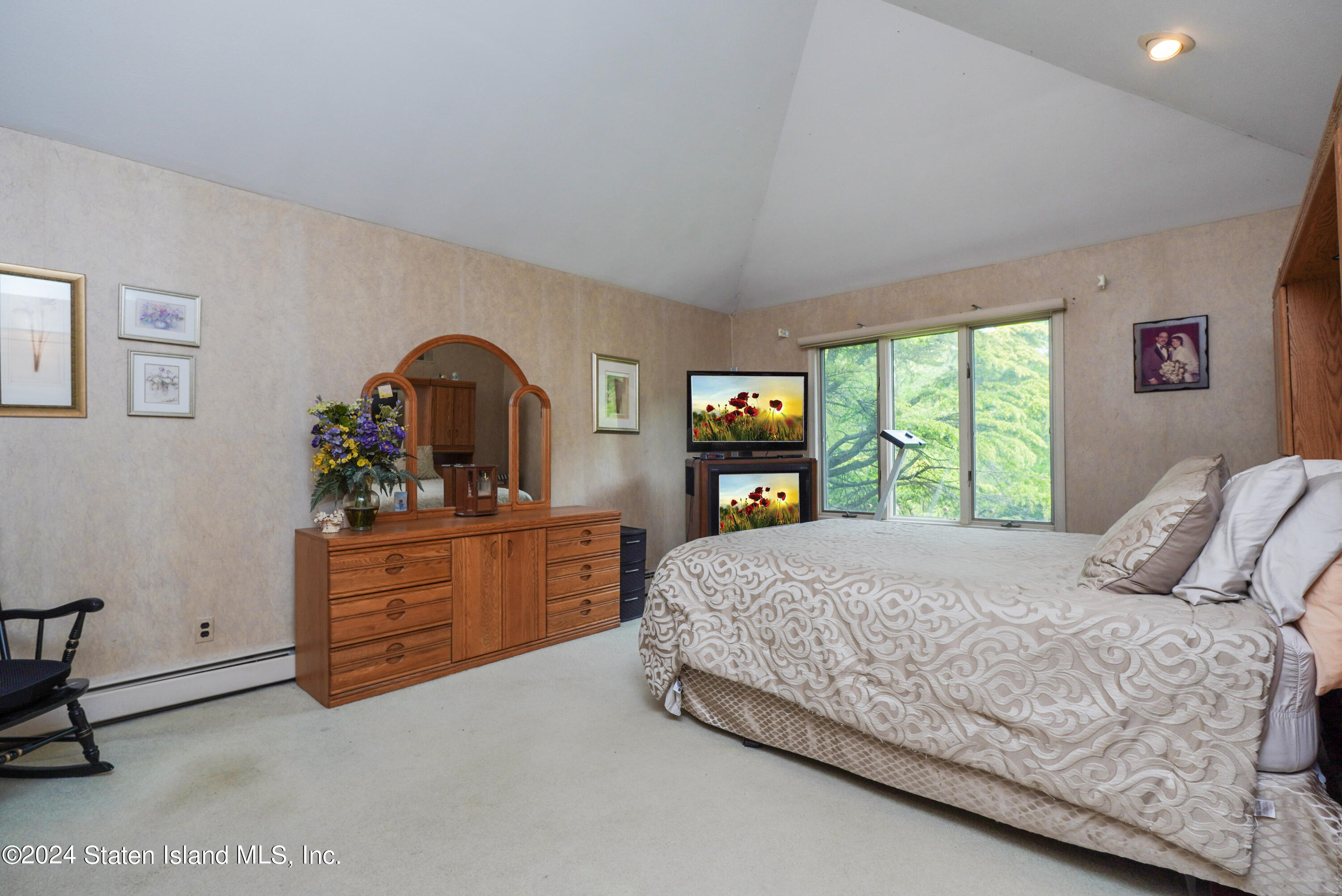 1400 Woodrow Road Staten Island, NY 10309 - Photo 22 of 40 (22) PRIMARY BEDROOM