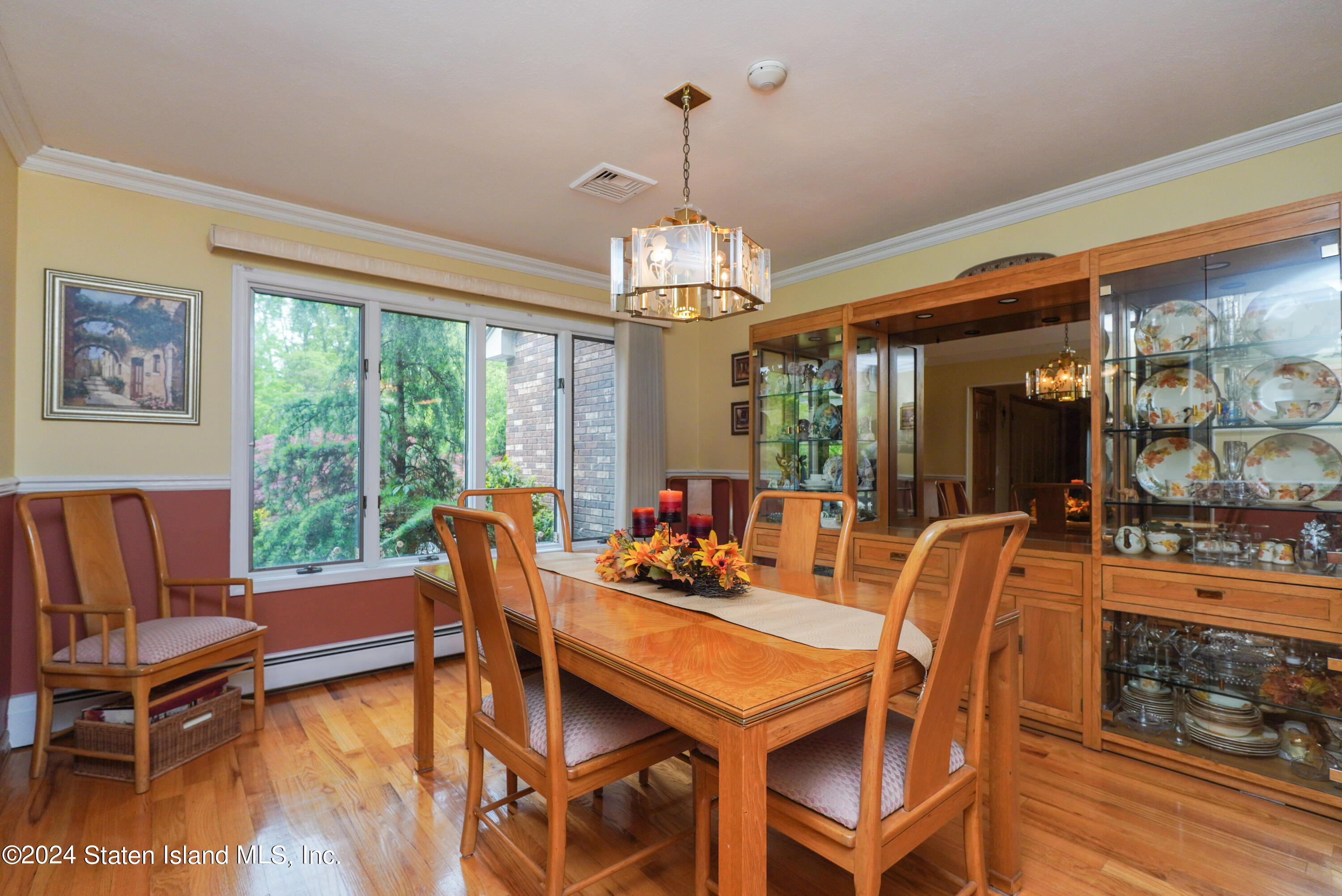 1400 Woodrow Road Staten Island, NY 10309 - Photo 7 of 40 (7) DINING ROOM