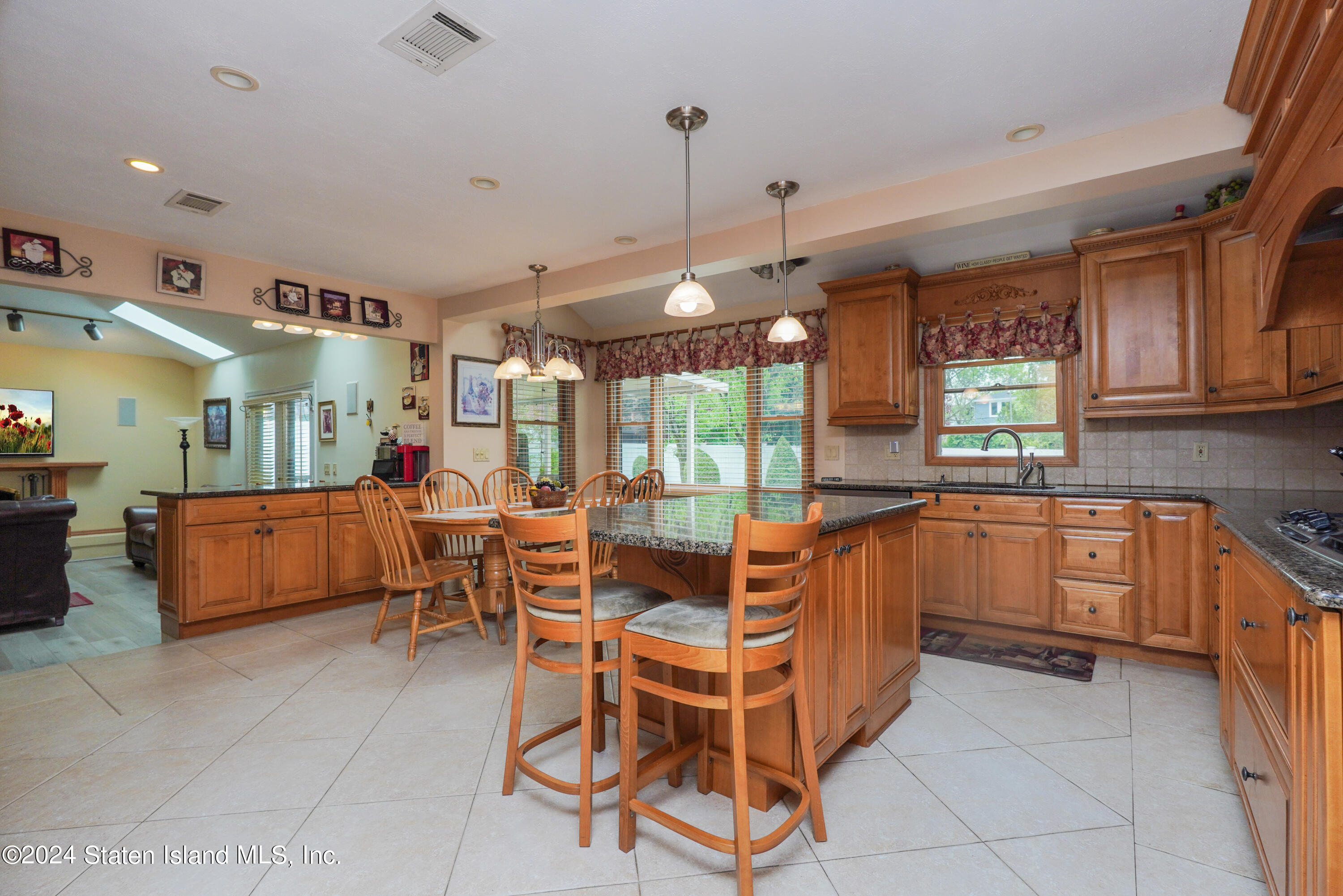 1400 Woodrow Road Staten Island, NY 10309 - Photo 9 of 40 (9) KITCHEN