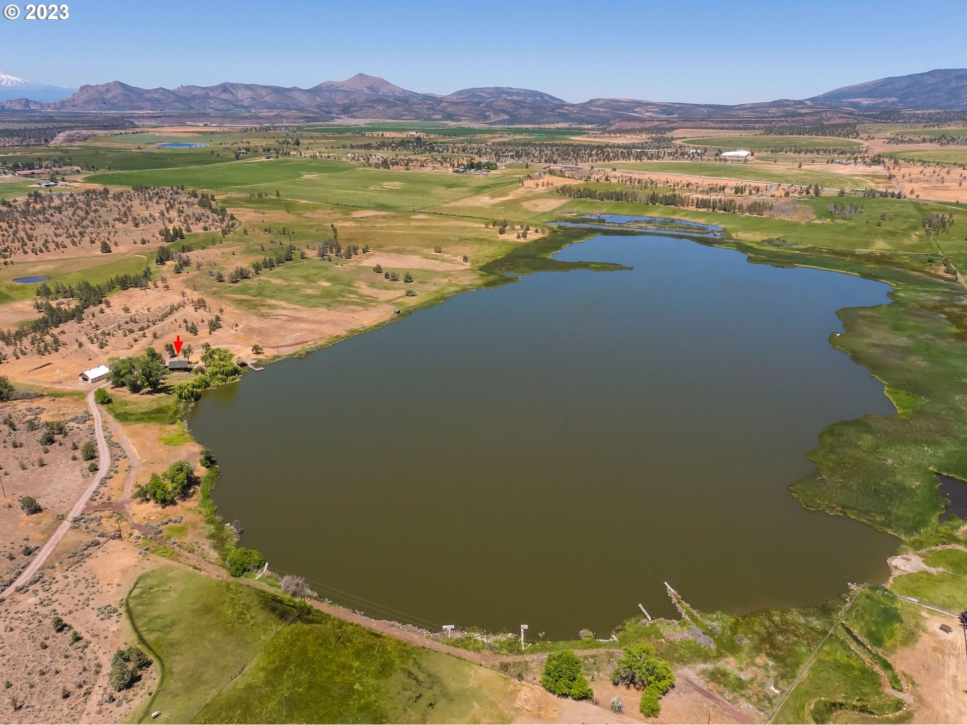 11677 Southwest Houston Lake Road Powell Butte, OR 97753 - Photo 21 of 35 a view of an ocean and mountain