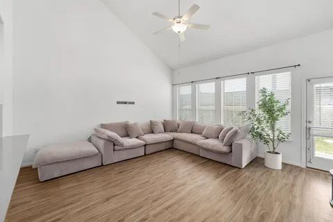 $440,000 | 718 Hereford Loop, Hutto, TX 78634