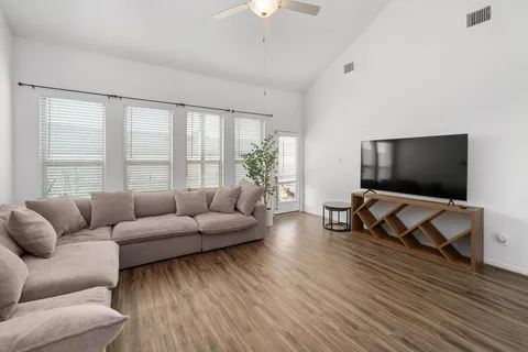 $440,000 | 718 Hereford Loop, Hutto, TX 78634