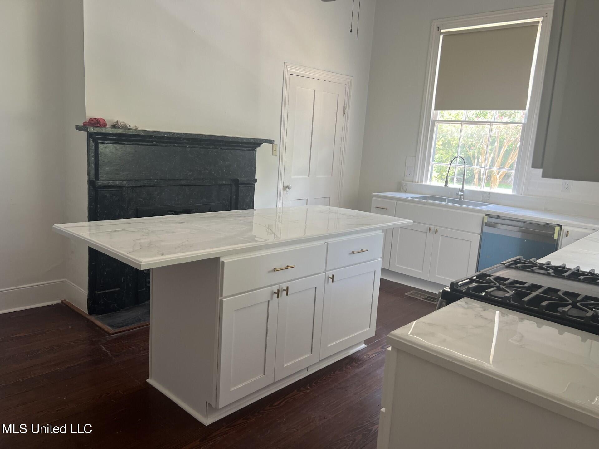 611 North Union Street Natchez, MS 39120 - Photo 9 of 27 thumbnail_IMG_3697