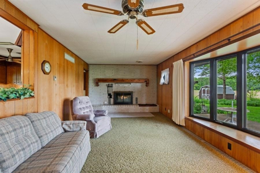 11200 Wilson Road New Buffalo, MI 49117 - Photo 2 of 10 Living room