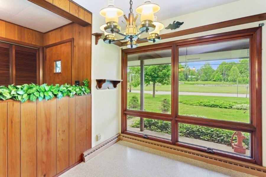 11200 Wilson Road New Buffalo, MI 49117 - Photo 6 of 10 dining area 2