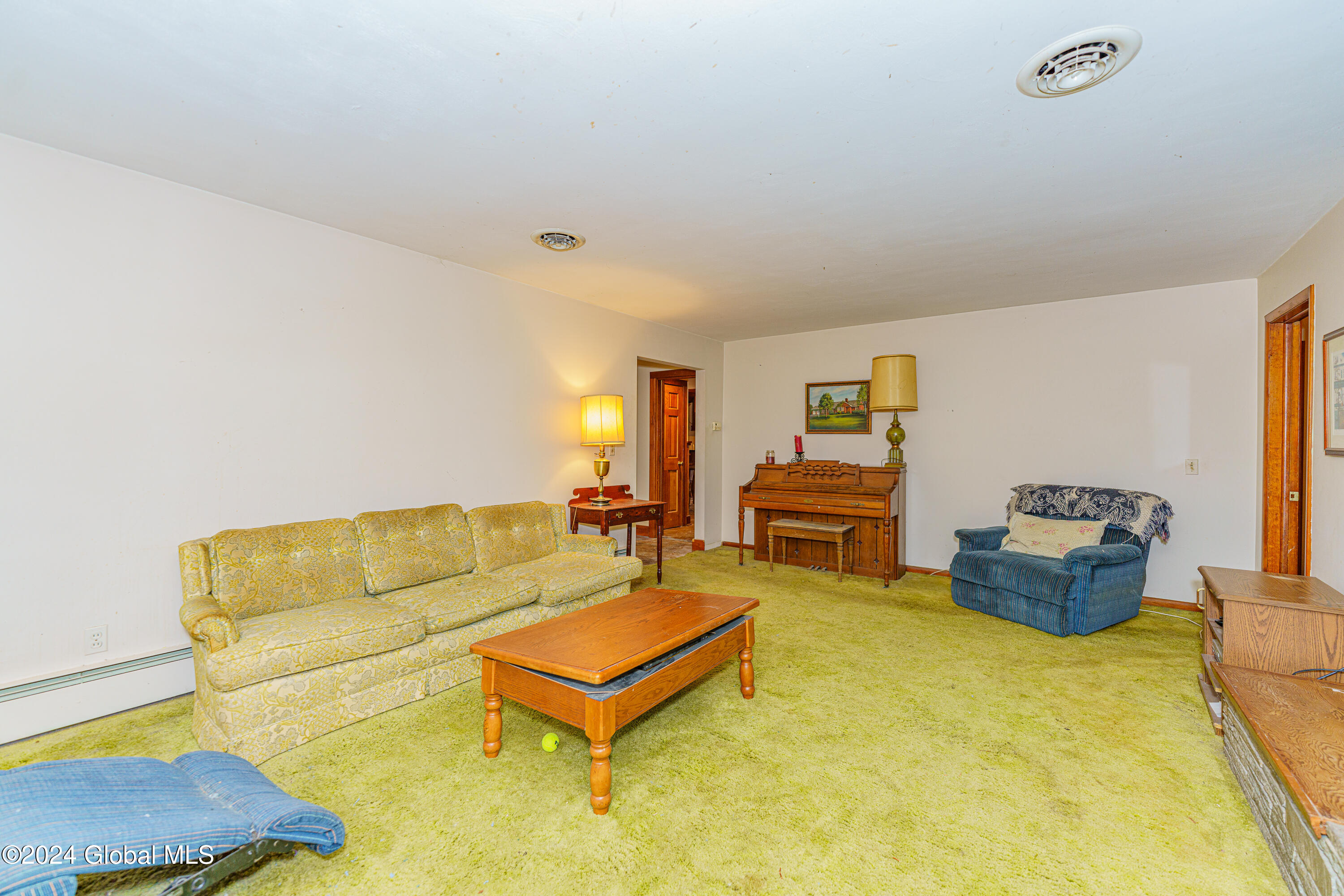 45 Bradt Road Rexford, NY 12148 - Photo 14 of 46 2 Livingroom 4