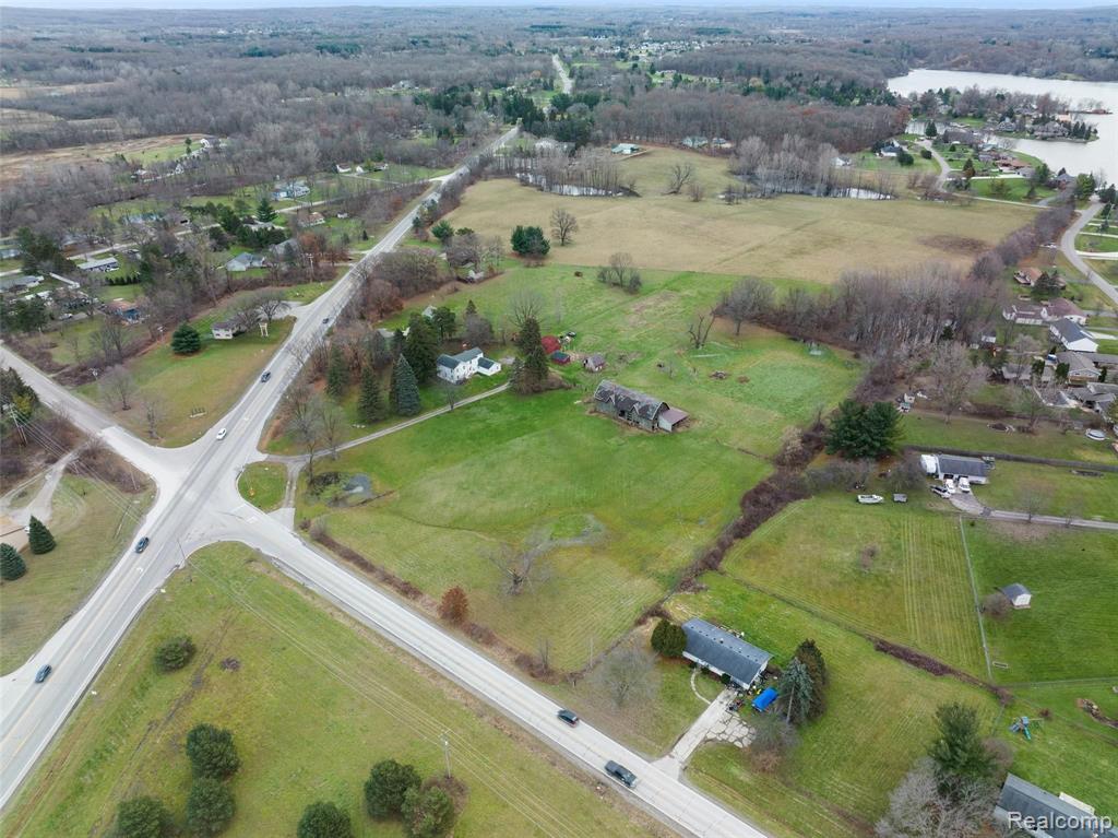 10448 Green Road Goodrich, MI 48438 - Photo 4 of 57