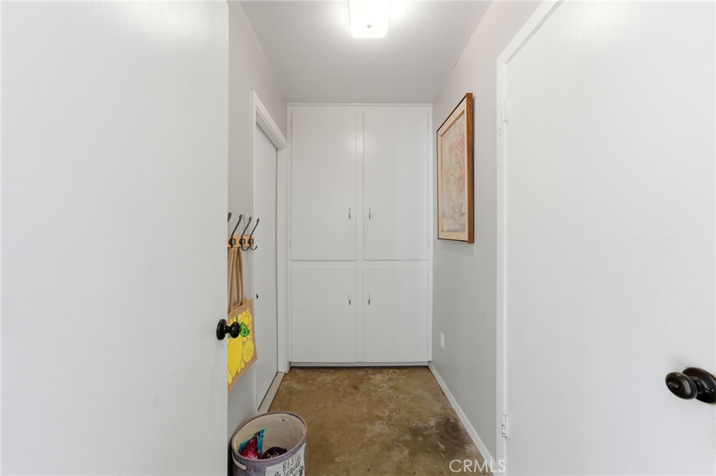 4374 Ramona Drive Riverside, CA 92506 - Photo 9 of 54