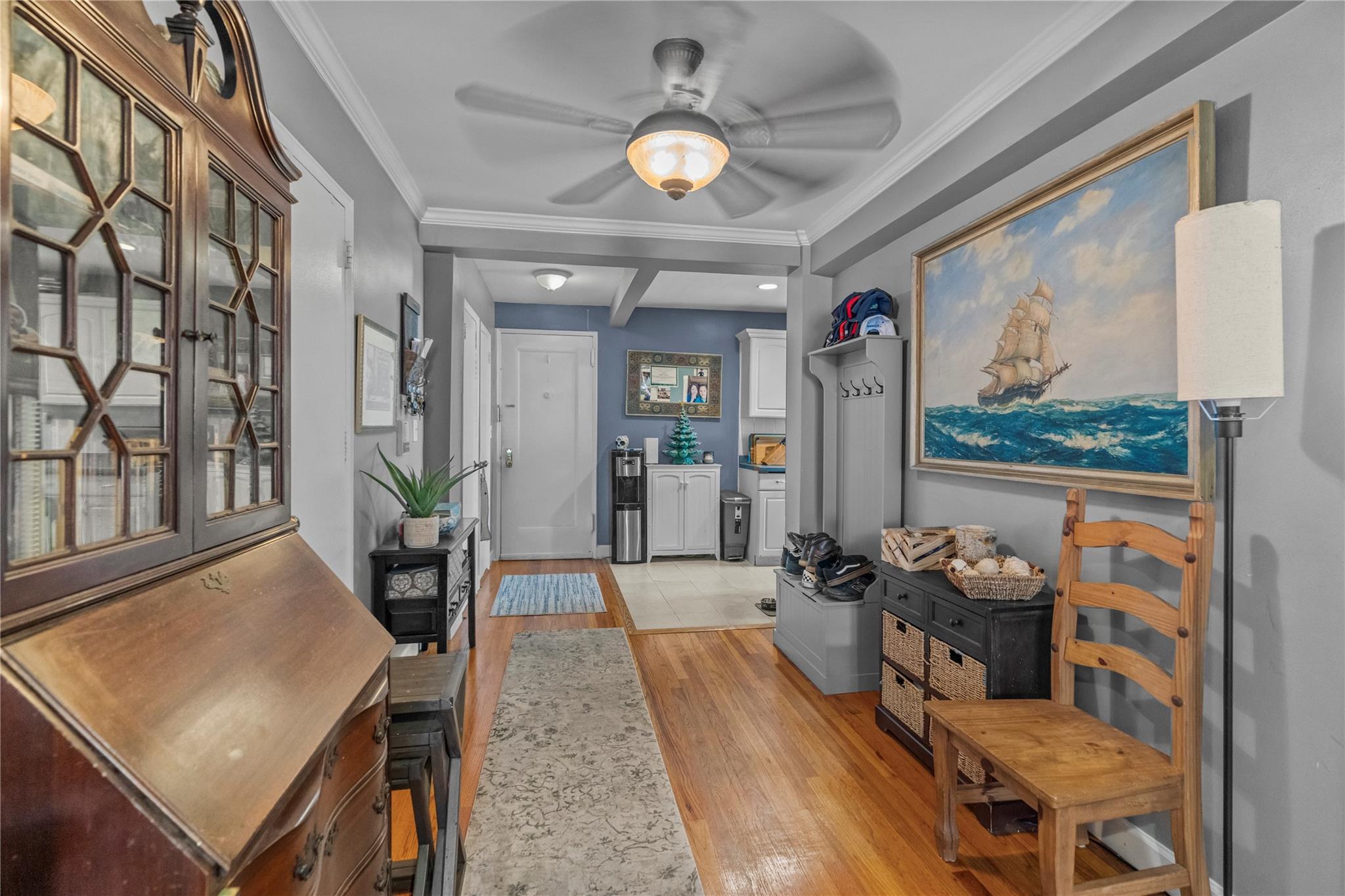 60 Locust Avenue, Unit 610 New Rochelle, NY 10801 - Photo 6 of 22 a dining room with furniture and window