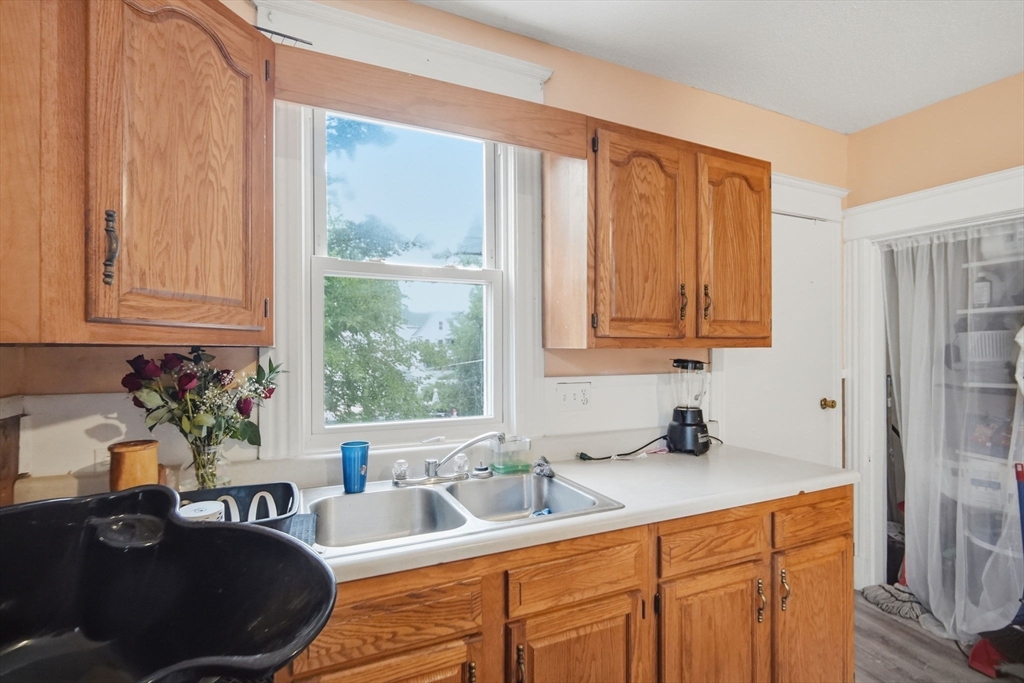 18-20 Kendall Street Springfield, MA 01104 - Photo 27 of 41
