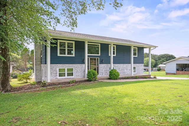 $375,900 | 2310 24th Avenue Northeast, Unit 7, Hickory, NC 28601