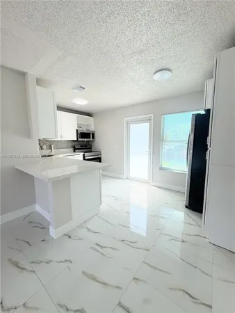$2,900 | 8160 Southwest 6th Street, North Lauderdale, FL 33068