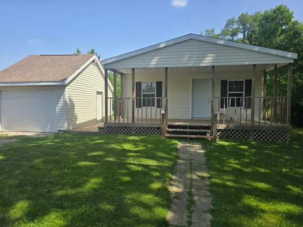 $195,000 | 205 West Mc Alpin Street, Hebron, IN 46341