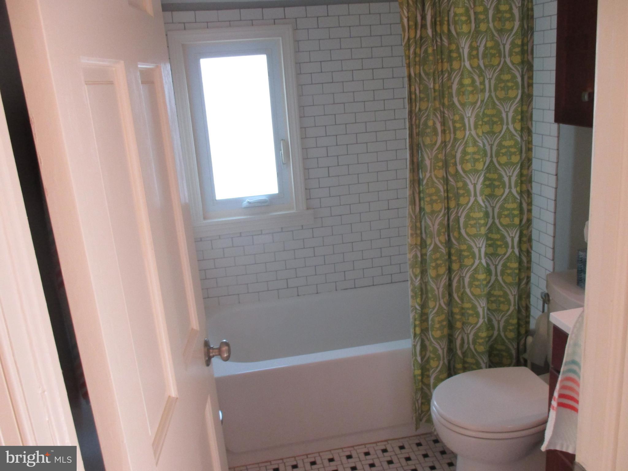 621 Braxton Road Ridley Park, PA 19078 - Photo 22 of 31 Upstairs hall bath